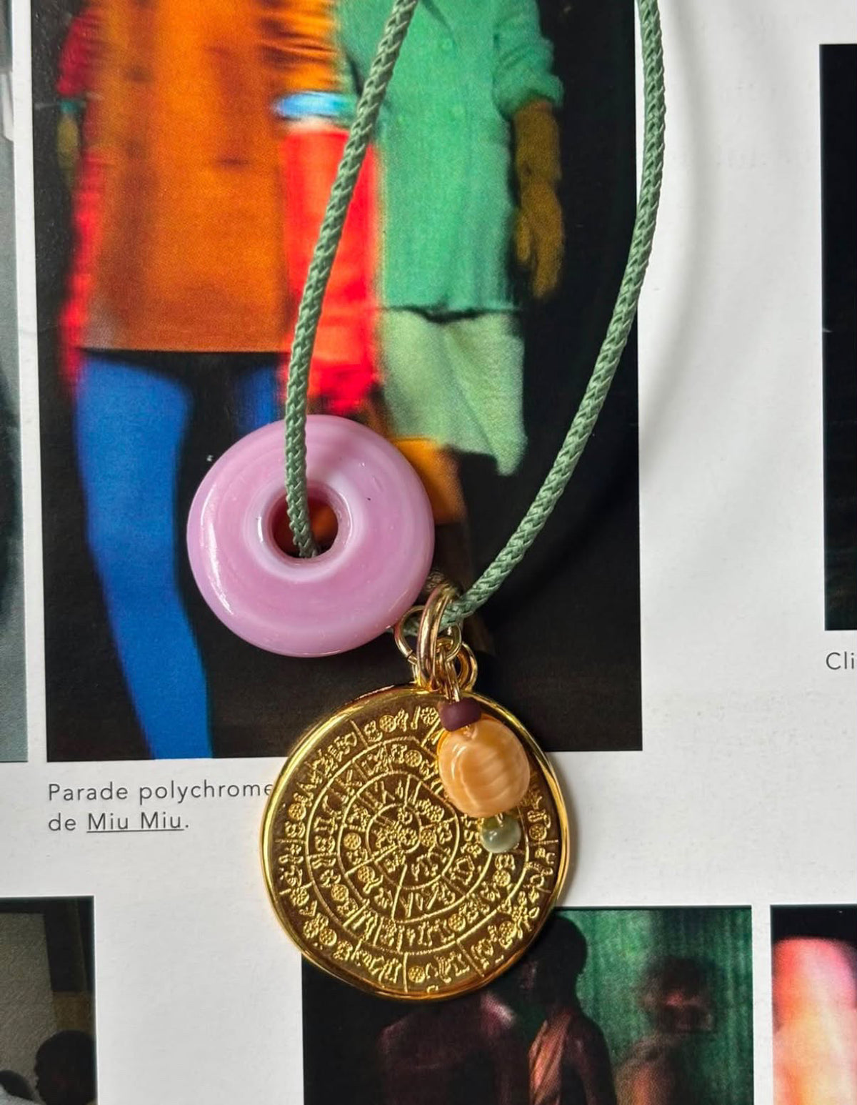 HT ketting lang met koord (turquoise met roze en goud)